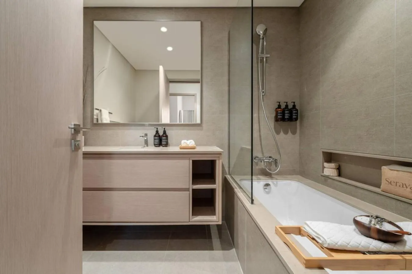 Seraya Residence 18 - 2Bdr - Burj And Opera Views - Fully Serviced Dubai 0*,