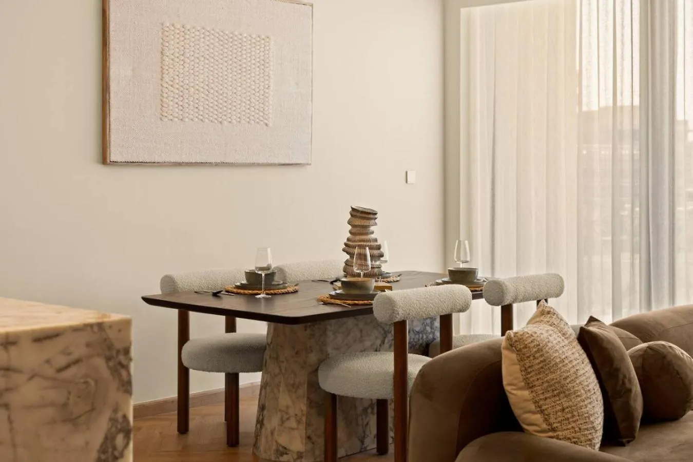 Seraya Residence 18 - 2Bdr - Burj And Opera Views - Fully Serviced Dubai Apartment