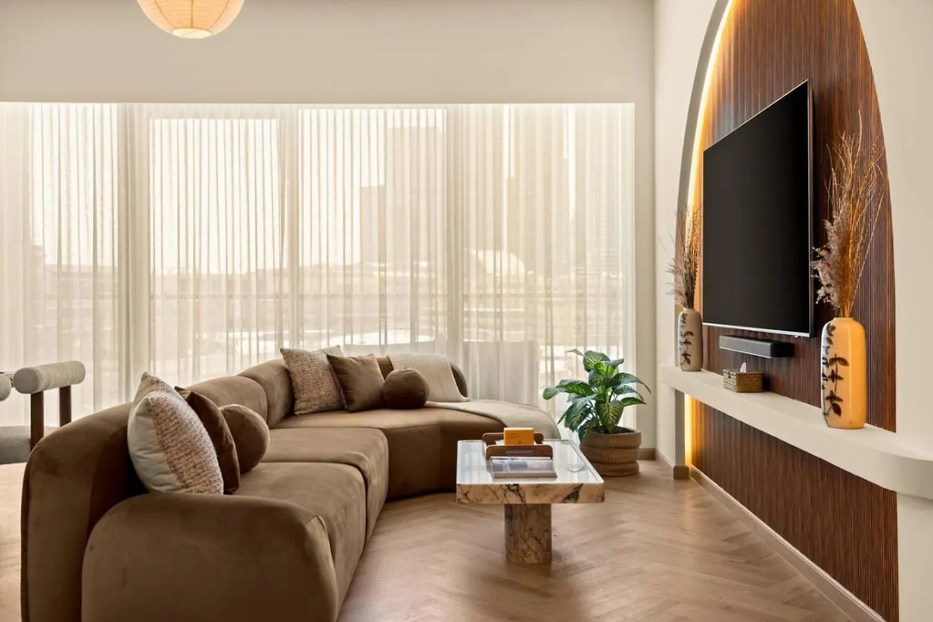 Seraya Residence 18 - 2Bdr - Burj And Opera Views - Fully Serviced Dubai Apartment