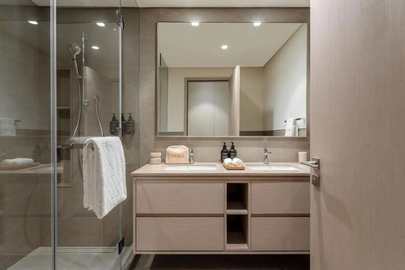 Seraya Residence 18 - 2Bdr - Burj And Opera Views - Fully Serviced Дубай